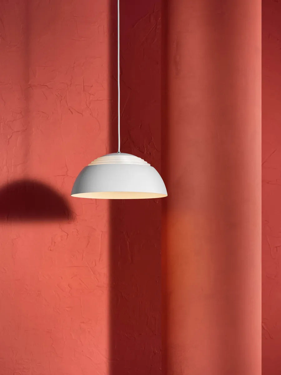 Louis Poulsen AJ Royal Pendel – Dansk Design Udstillingsmodel