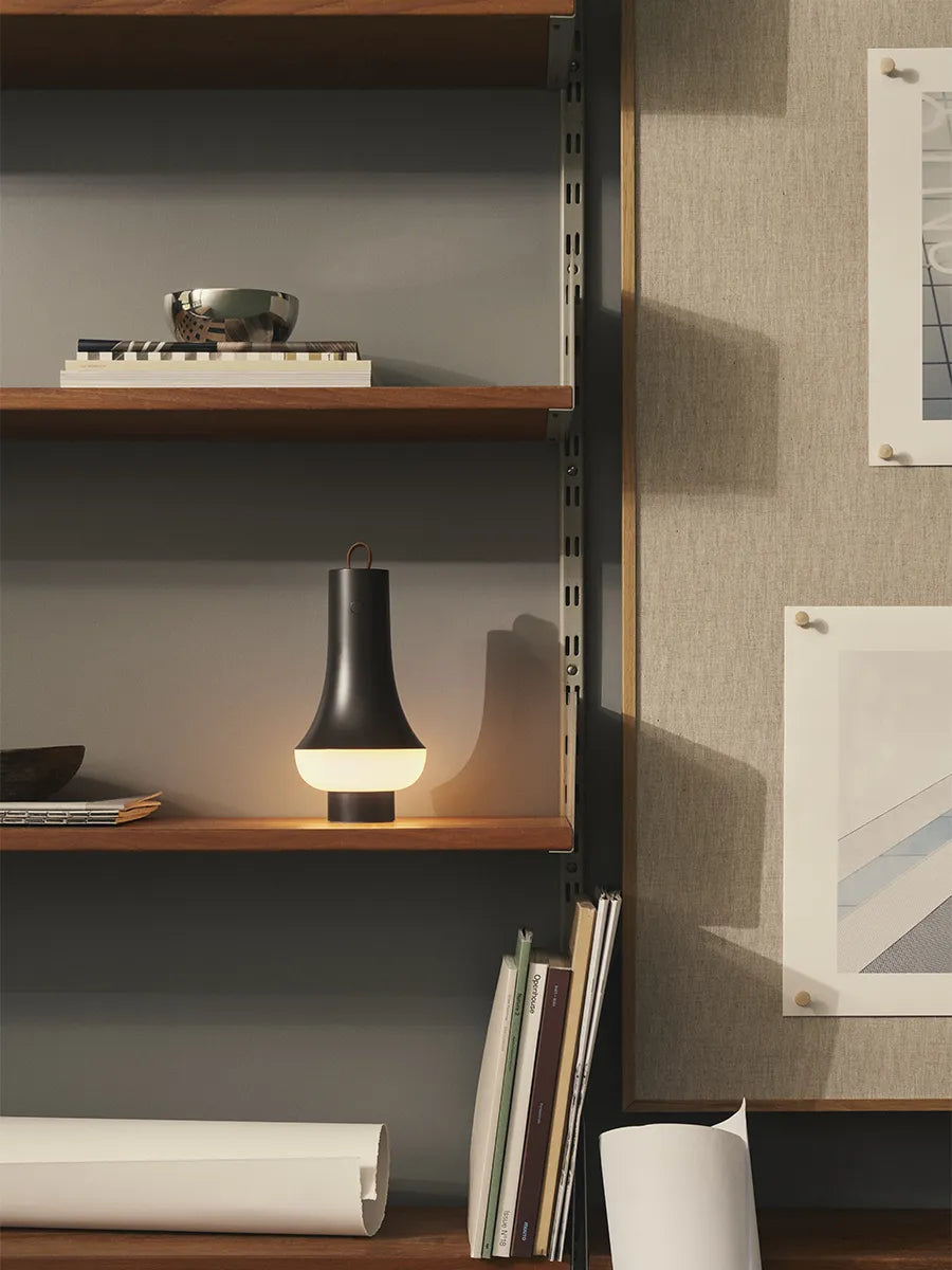 Tomoshi Portable, dark brown fra Louis Poulsen