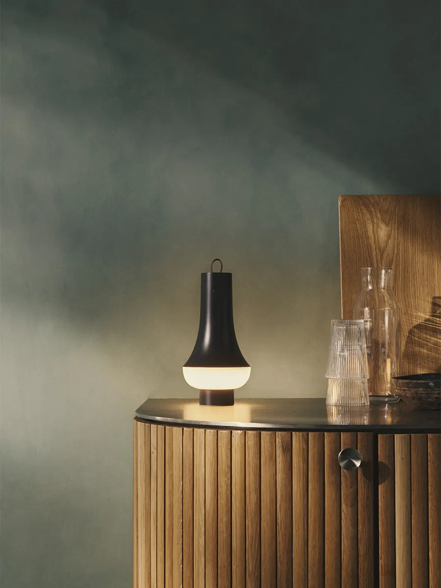 Tomoshi Portable, dark brown fra Louis Poulsen