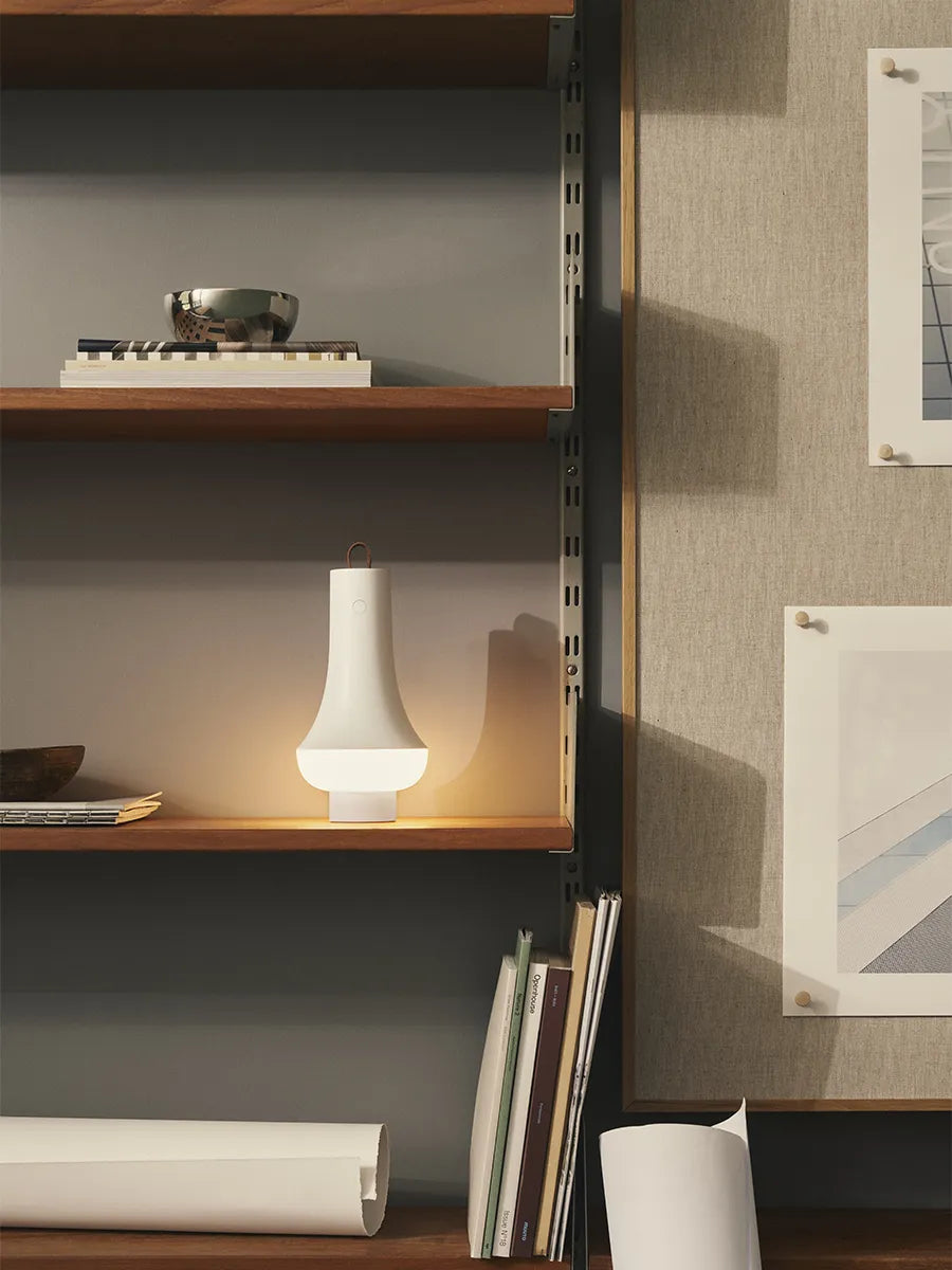Tomoshi Portable, white fra Louis Poulsen