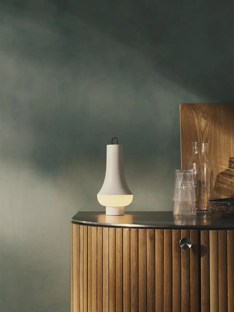 Tomoshi Portable, white fra Louis Poulsen
