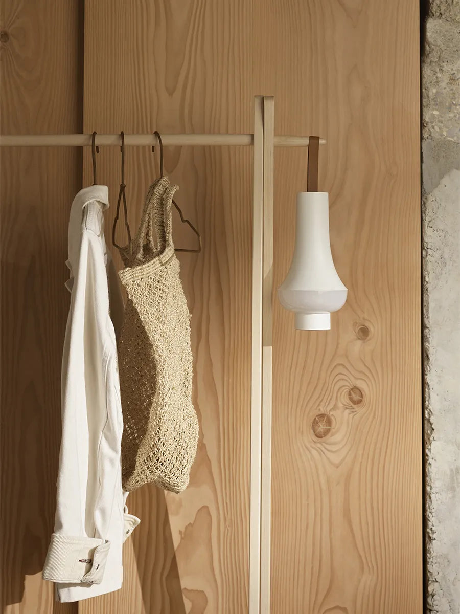 Tomoshi Portable, white fra Louis Poulsen