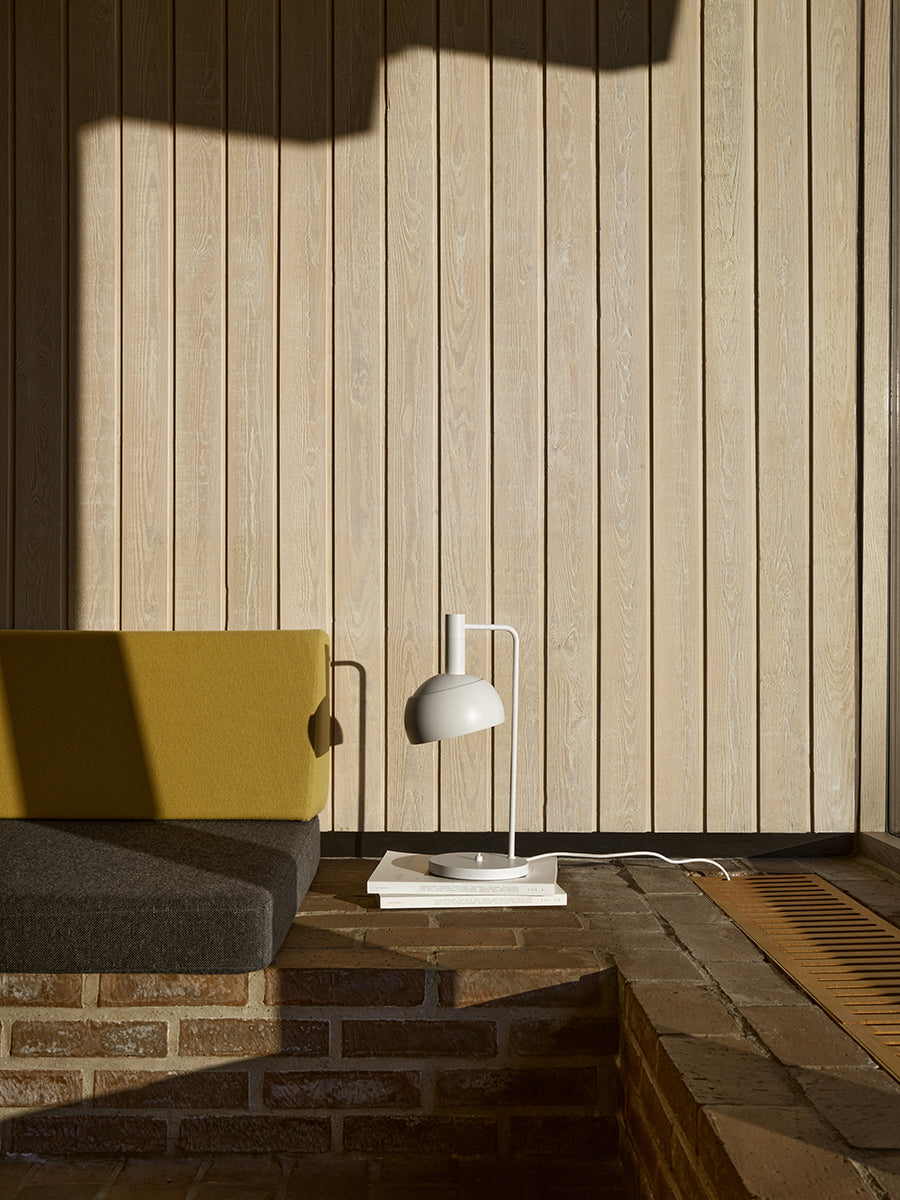 FJ Elements Table Lamp fra Louis Poulsen