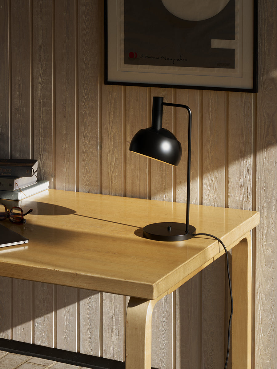 FJ Elements Table Lamp fra Louis Poulsen