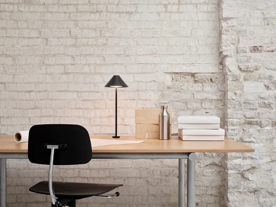 Keglen Bordlampe fra Louis Poulsen