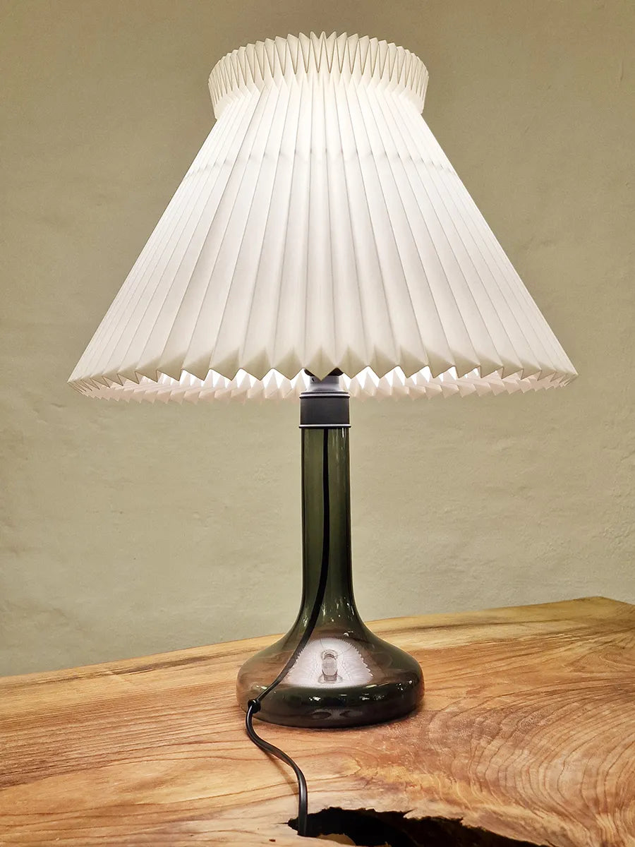 Le Klint 343 Bordlampe Smoked Glas – Udstillingsmodel