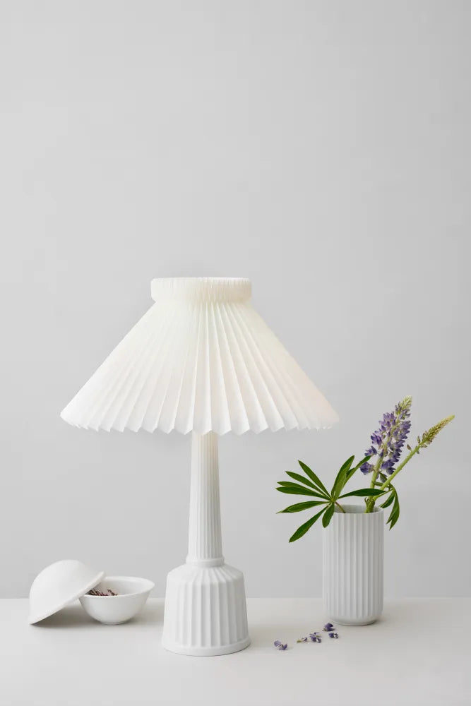 Lille Esben Klint bordlampe fra Lyngby Porcelæn
