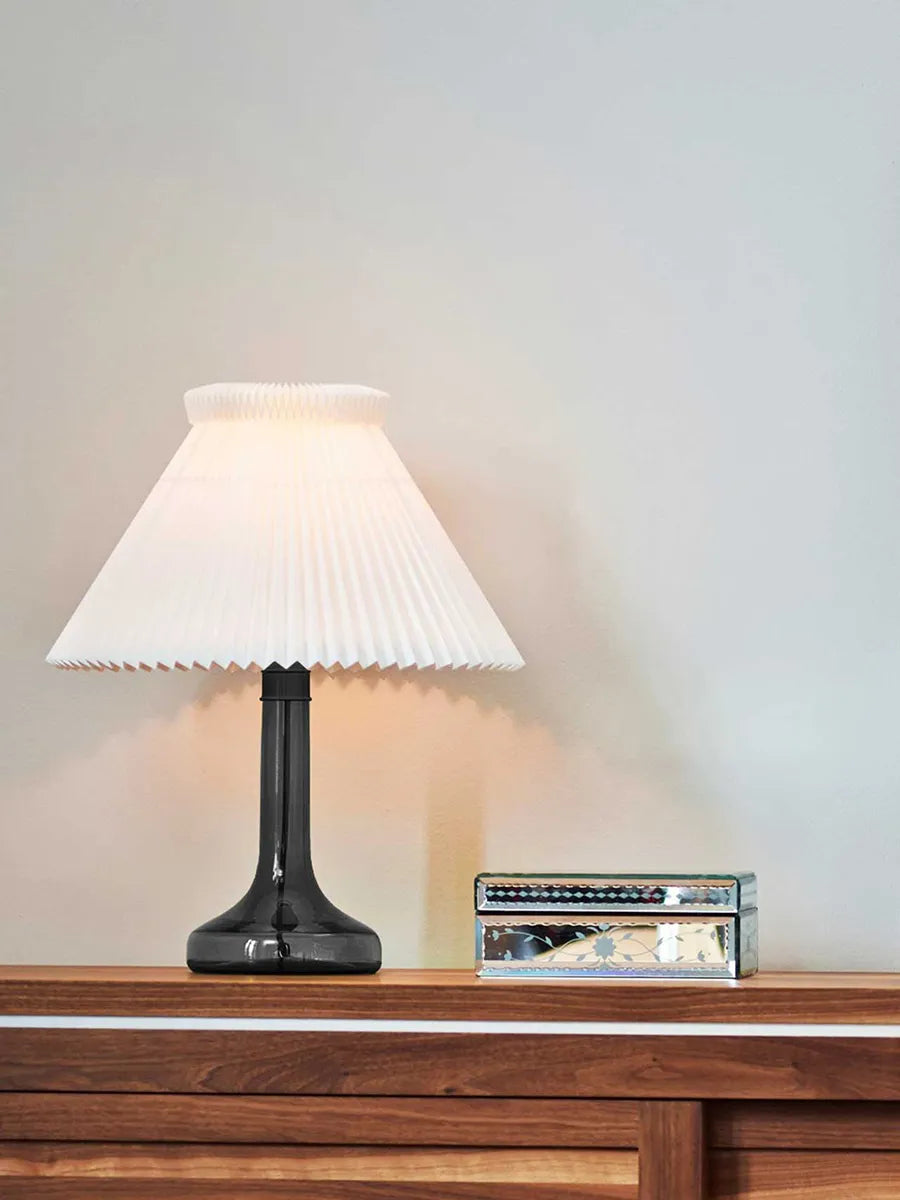 Le Klint 343 Bordlampe Smoked Glas – Udstillingsmodel