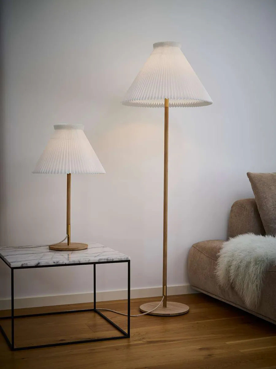 Le Klint Model 328 Bordlampe – Eg Udstillingsmodel