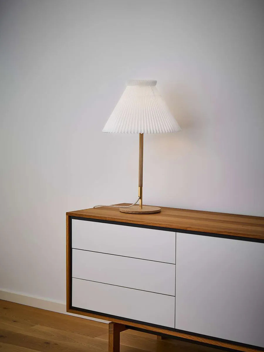 Le Klint Model 328 Bordlampe – Eg Udstillingsmodel
