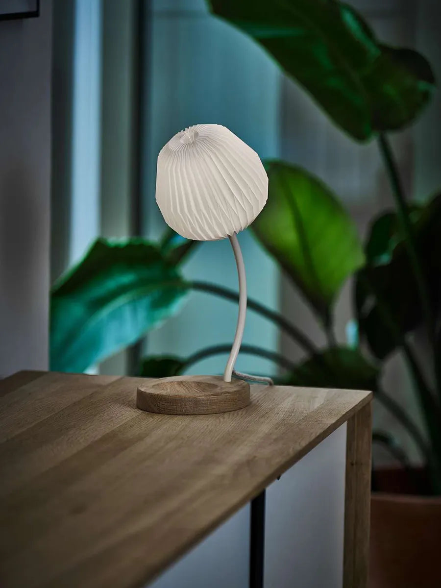 Le Klint The Bouquet Bordlampe – Dansk Design Udstillingsmodel