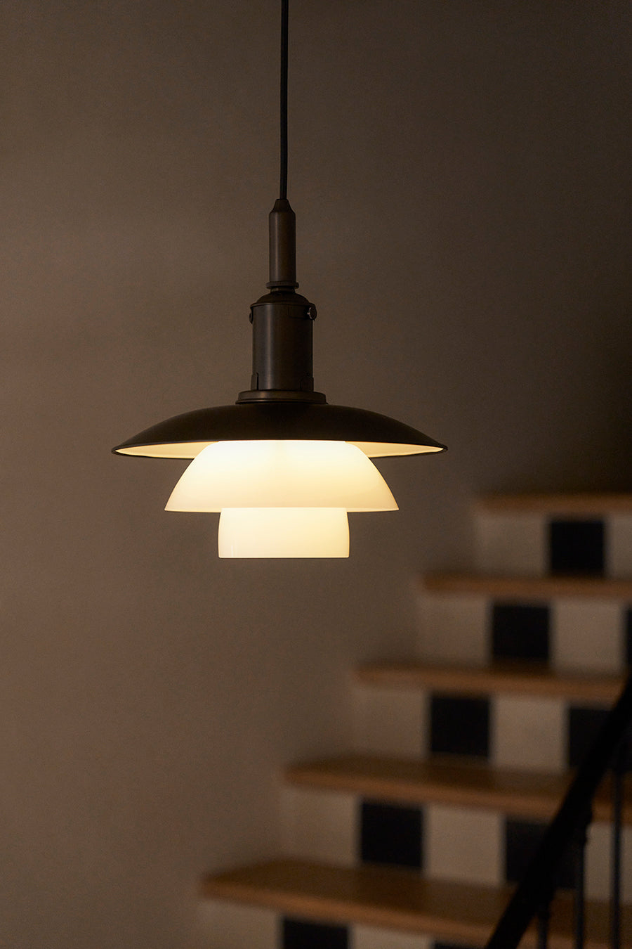 Louis Poulsen PH 3/3 Pendel, Aged Brass – Dansk Design Udstillingsmodel