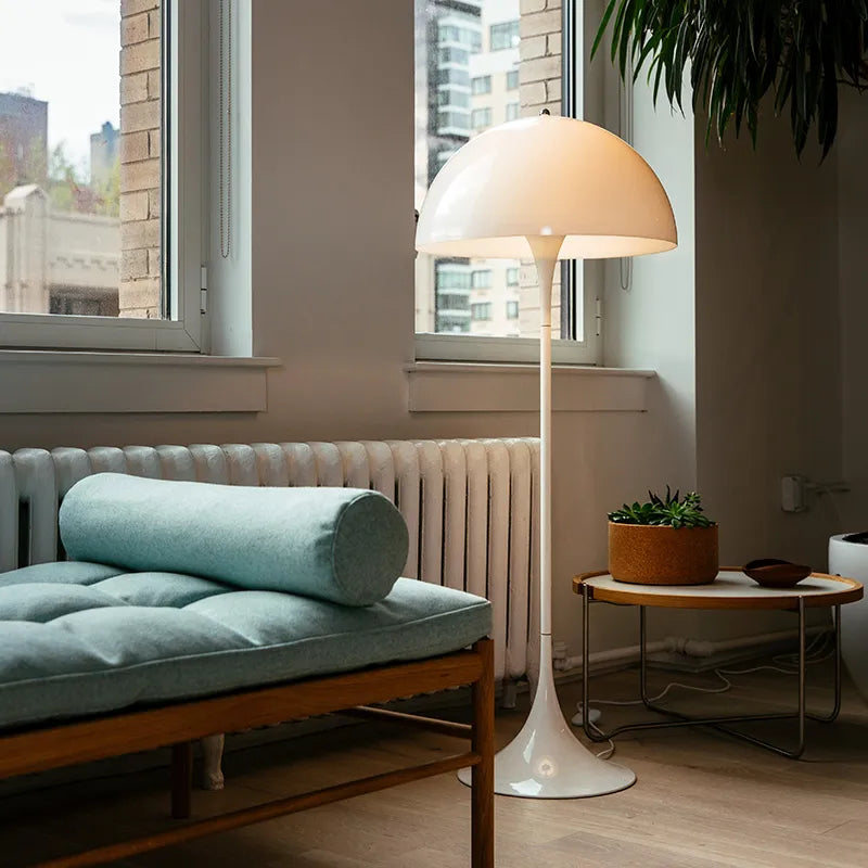 Louis Poulsen Panthella Gulvlampe – Udstillingsmodel