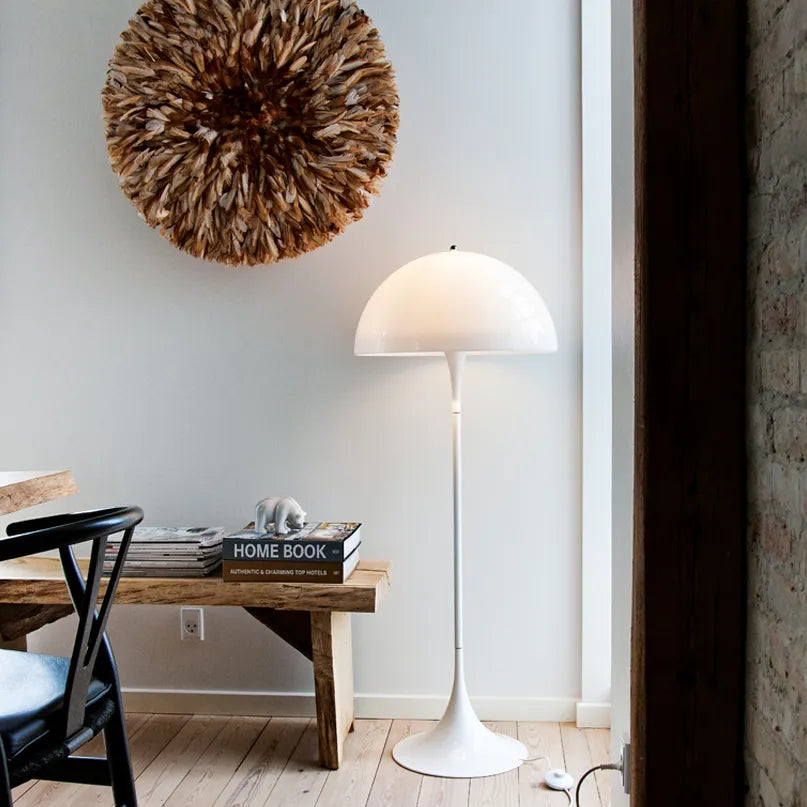 Louis Poulsen Panthella Gulvlampe – Udstillingsmodel