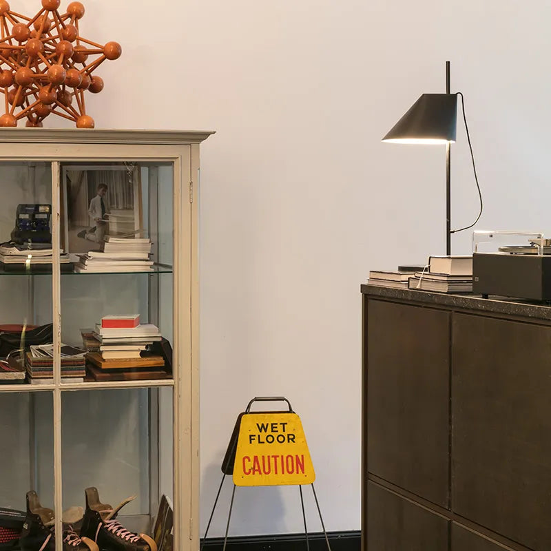 Yuh bordlampe fra Louis Poulsen