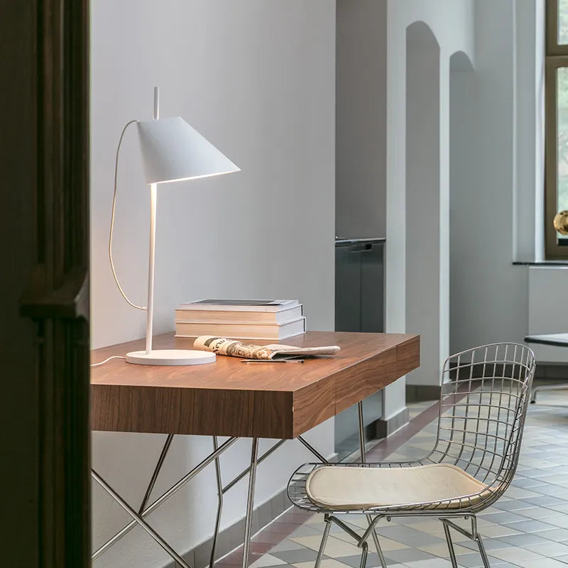 Yuh bordlampe fra Louis Poulsen