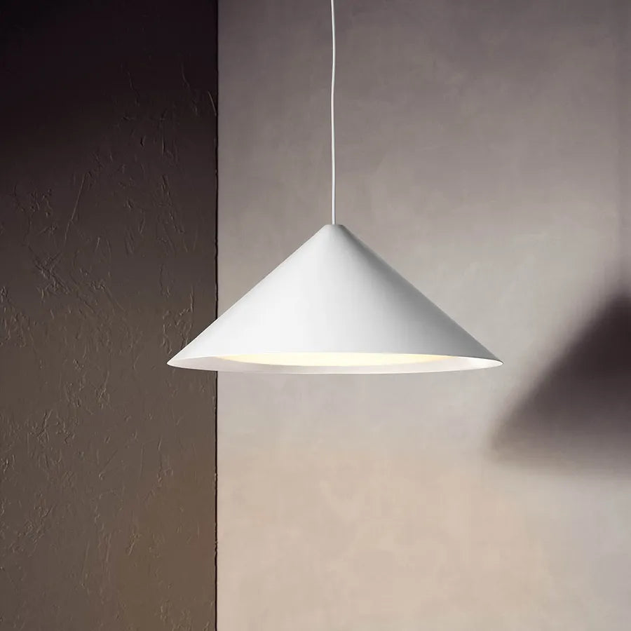 Louis Poulsen Keglen Pendel – Dansk Design Udstillingsmodel