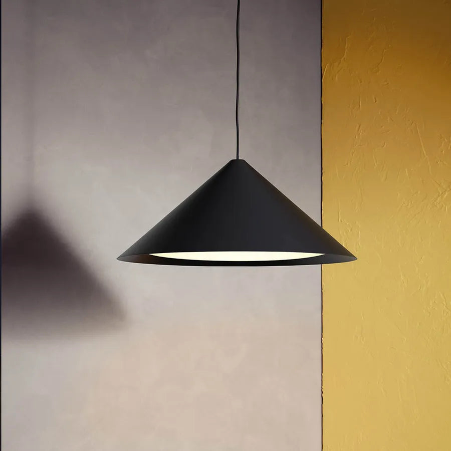 Louis Poulsen Keglen Pendel – Dansk Design Udstillingsmodel