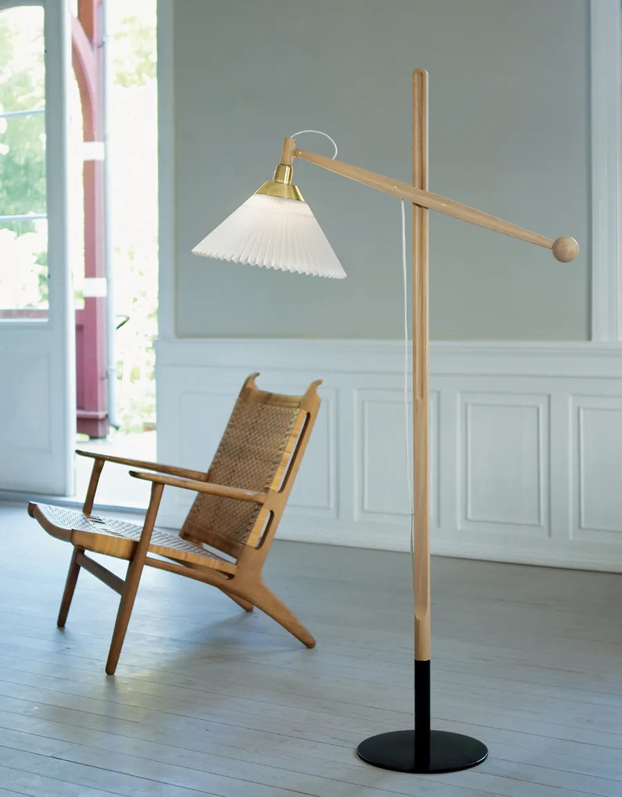 325 Gulvlampe fra Le Klint