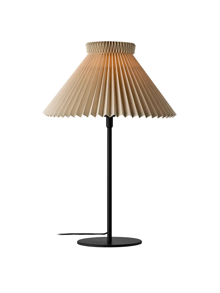 334T Bordlampe, buttermilk fra Le Klint