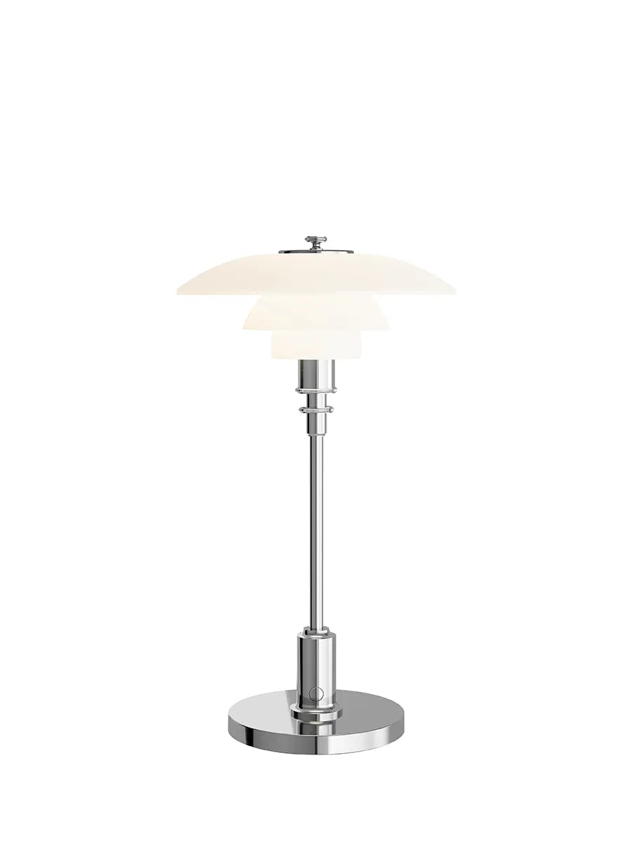 Louis Poulsen PH 2/1 Portable bordlampe i krom – dansk designerlampe med blændfrit lys og skandinavisk belysning.