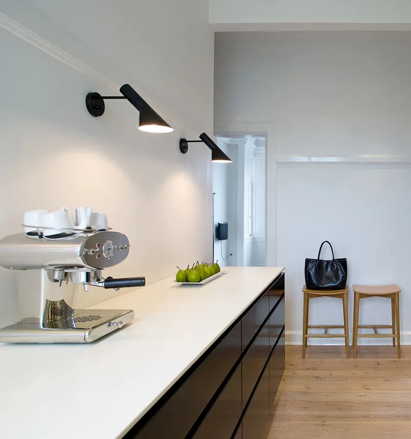 Louis Poulsen AJ Væglampe – Klassisk Dansk Design Udstillingsmodel