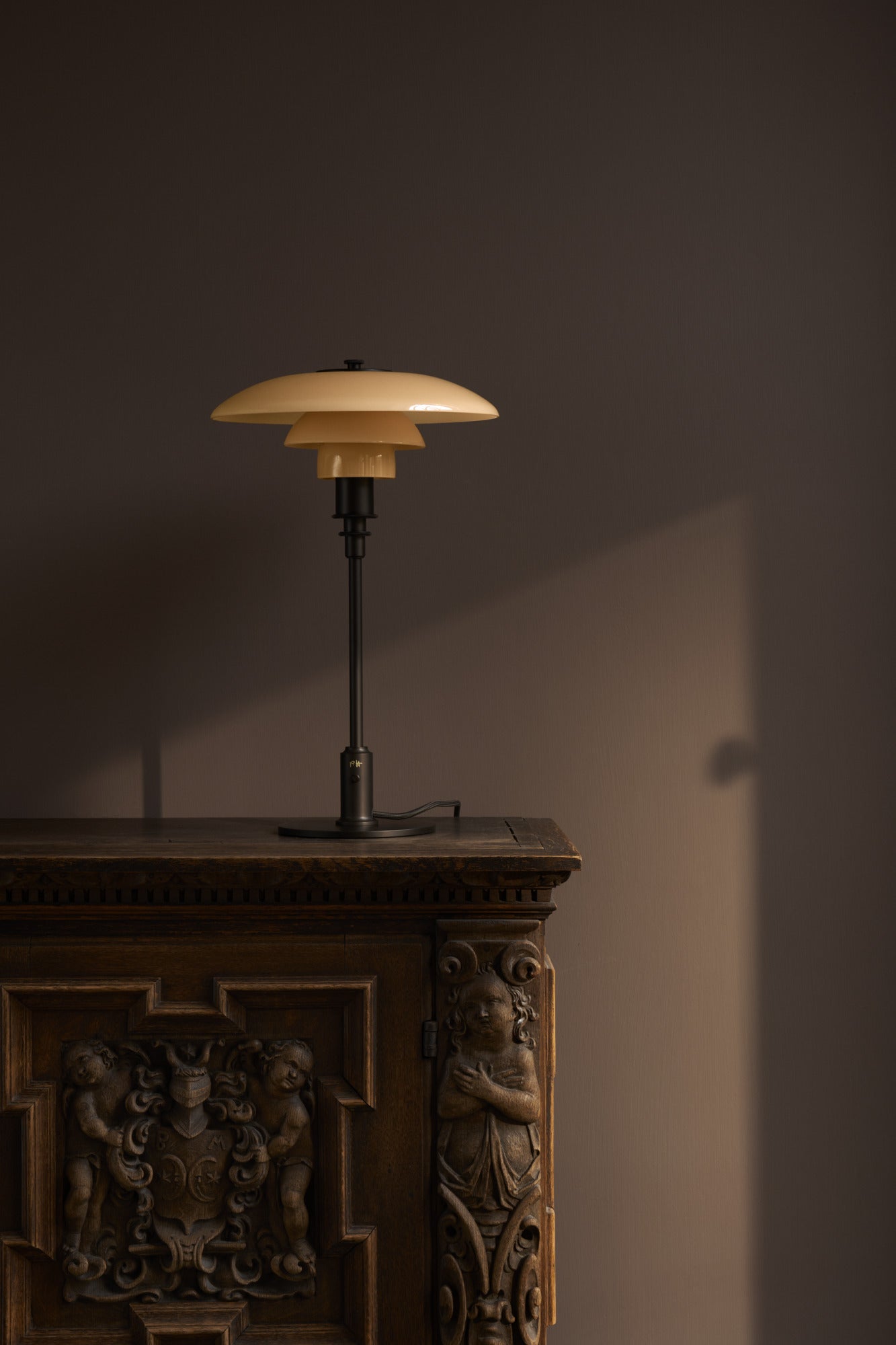 Limited Edition 2025 PH 3/2 Bordlampe fra Louis Poulsen
