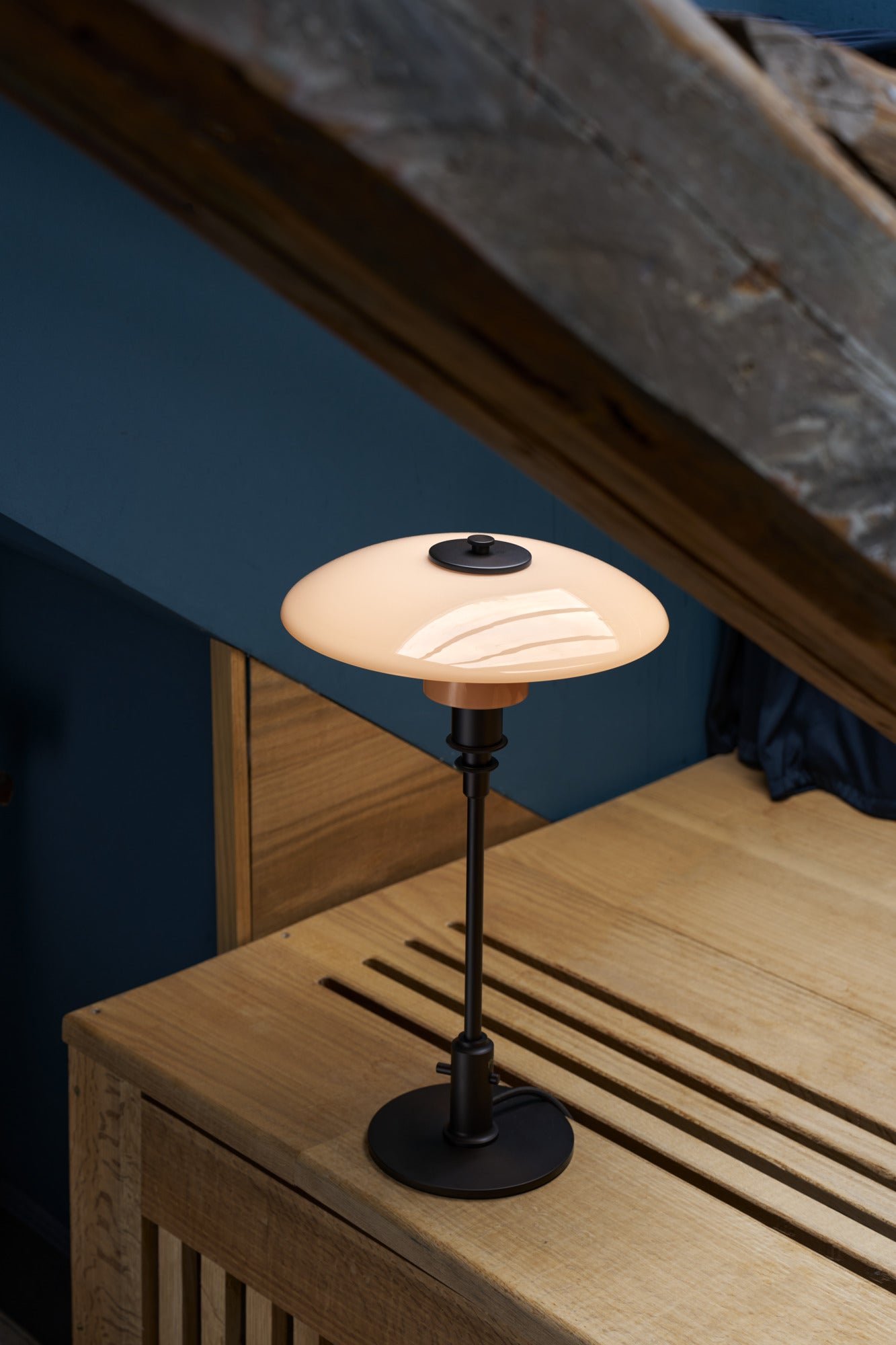 Limited Edition 2025 PH 3/2 Bordlampe fra Louis Poulsen