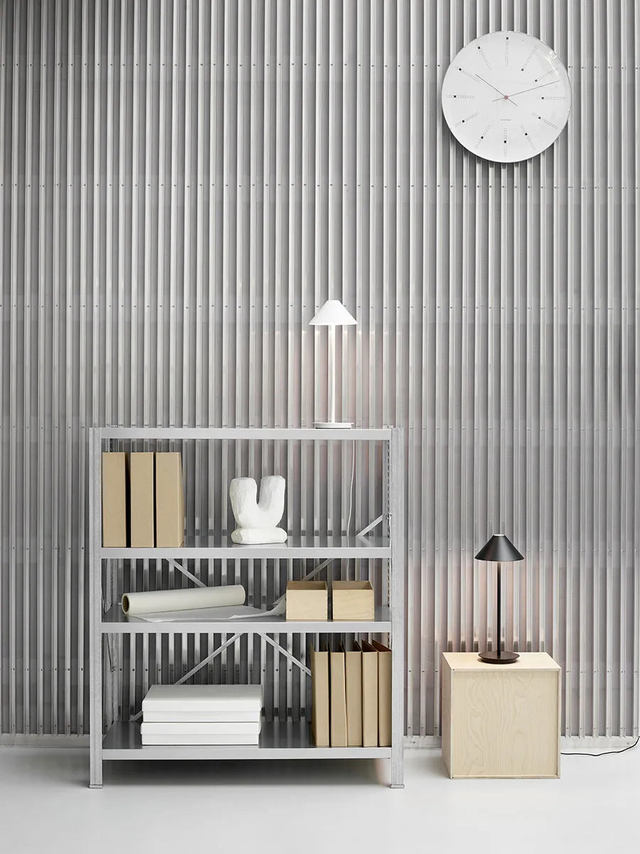 Keglen Bordlampe, black fra Louis Poulsen