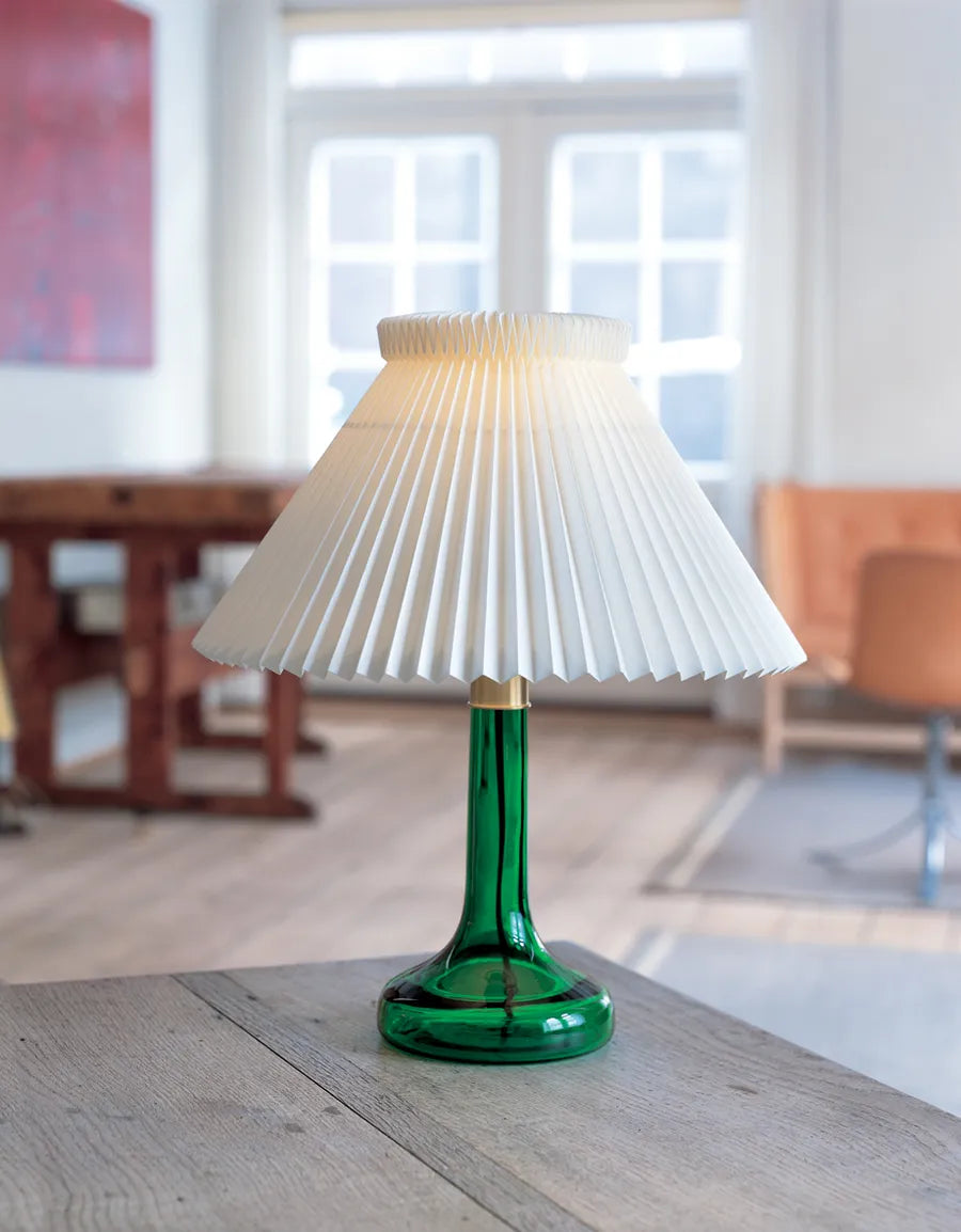 343 Bordlampe, grøn fra Le Klint
