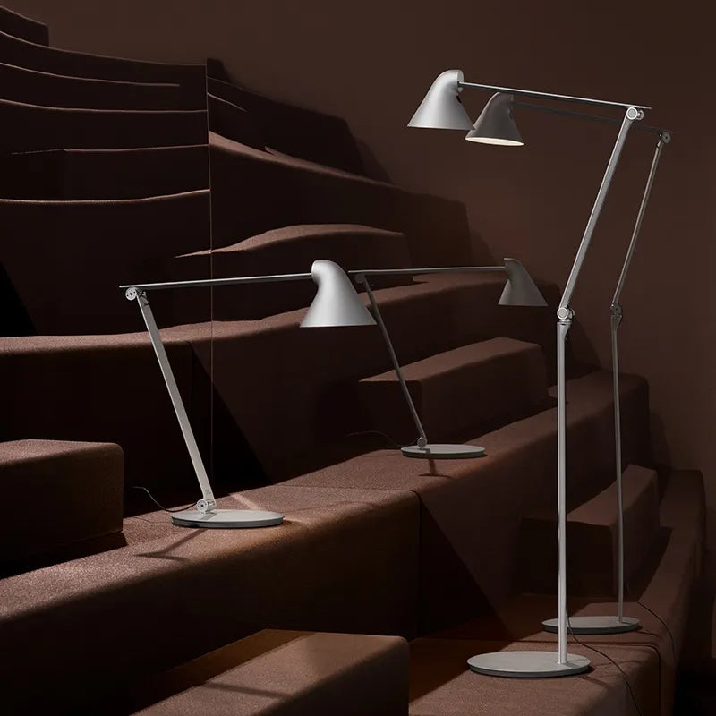 Louis Poulsen NJP Gulvlampe – Dansk Design Udstillingsmodel