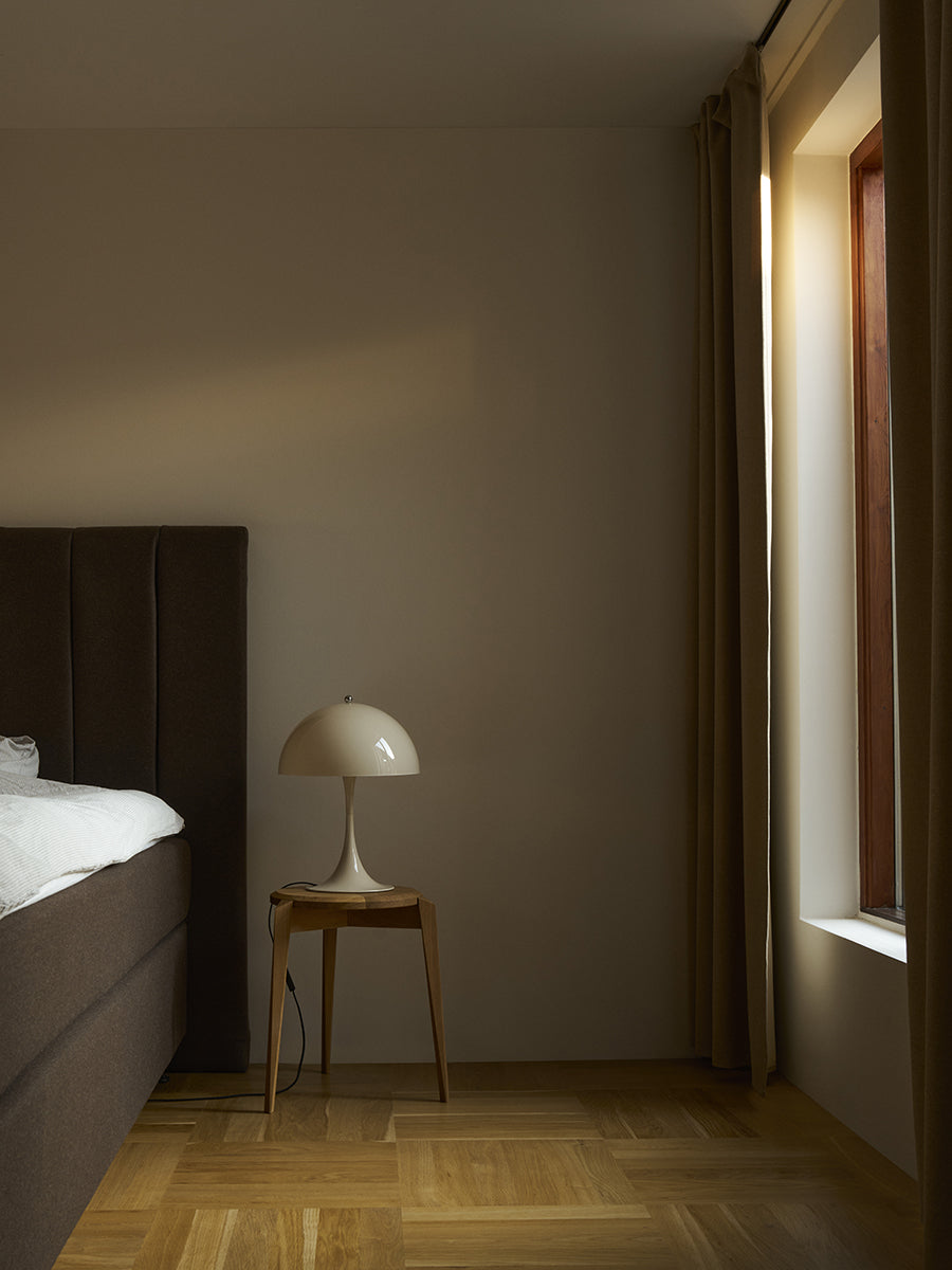 Panthella 320 Bordlampe, Opal – Verner Panton for Louis Poulsen