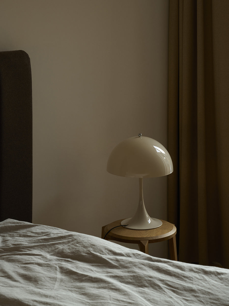 Panthella 320 Bordlampe, Opal – Verner Panton for Louis Poulsen