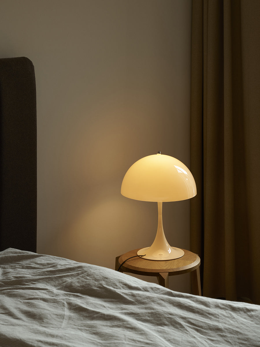Panthella 320 Bordlampe, Opal – Verner Panton for Louis Poulsen
