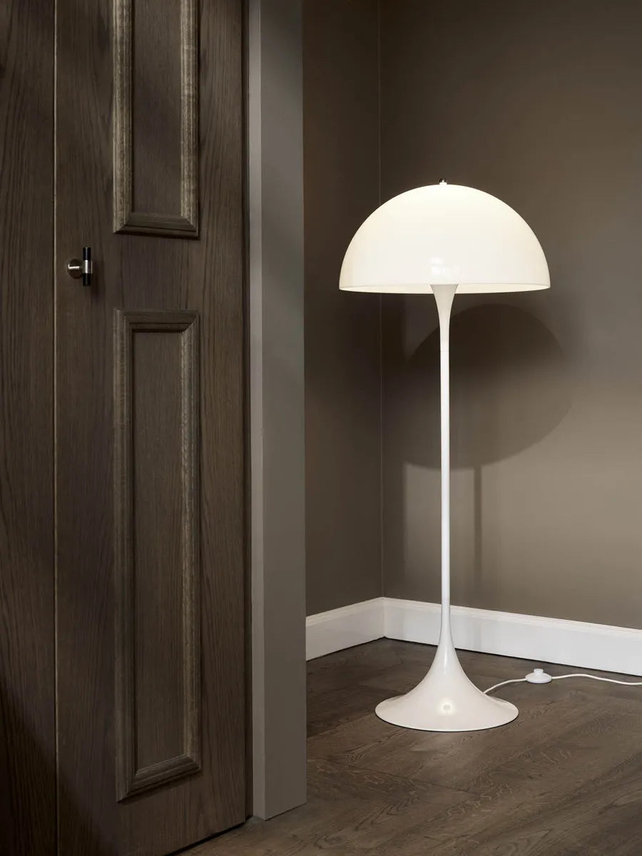 Louis Poulsen Panthella Gulvlampe – Udstillingsmodel