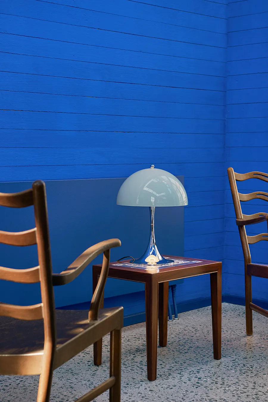 Panthella 250 Bordlampe, Grå Opal – Louis Poulsen